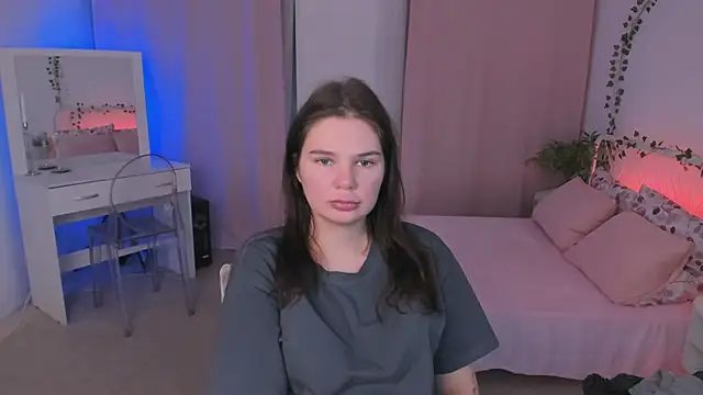 Snapshot of MillyBrown_ chatting on May 28, 2026, 10:56 am MillyBrown online show from May 28, 2026, 10:56 am