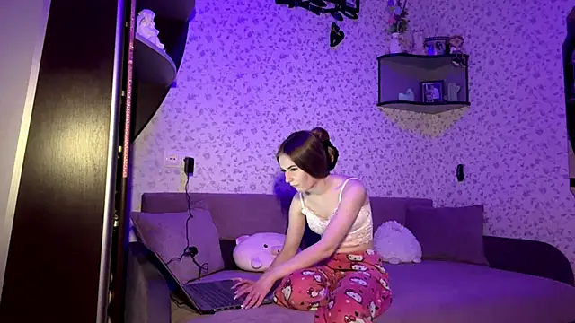 KimTify online show from March 18, 2026, 3:04 pm