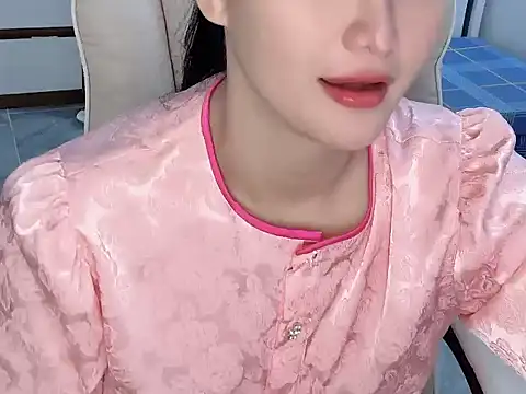 AmyLinee 1 online show from June 19, 2026, 4:17 am