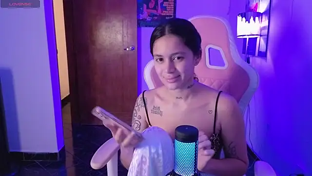 Snapshot of Oliviasims chatting on March 21, 2026, 5:23 am Oliviasims online show from March 21, 2026, 5:23 am