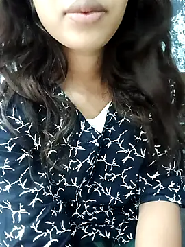 Candyy crushh online show from April 10, 2026, 8:08 am