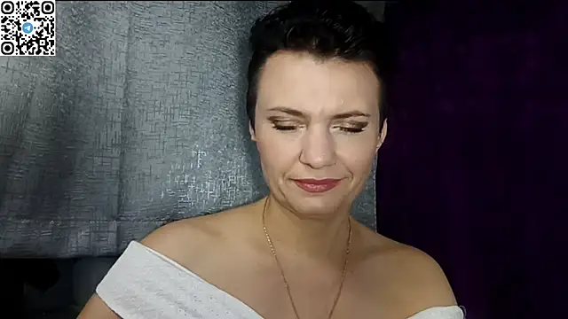 Snapshot of HotMamaQueen234 chatting on May 5, 2026, 8:06 pm HotMamaQueen234 online show from May 5, 2026, 8:06 pm
