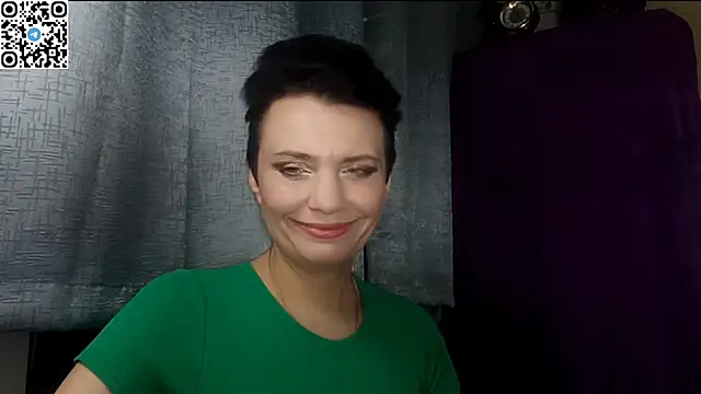 Snapshot of HotMamaQueen234 chatting on May 6, 2026, 8:25 pm HotMamaQueen234 online show from May 6, 2026, 8:25 pm