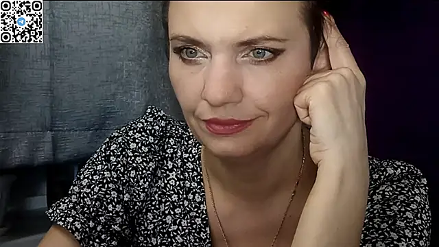 Snapshot of HotMamaQueen234 chatting on May 9, 2026, 9:53 pm HotMamaQueen234 online show from May 9, 2026, 9:53 pm