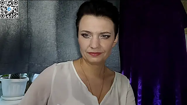 Snapshot of HotMamaQueen234 chatting on May 11, 2026, 1:17 pm HotMamaQueen234 online show from May 11, 2026, 1:17 pm