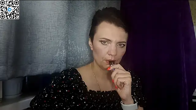Snapshot of HotMamaQueen234 chatting on May 16, 2026, 7:45 pm HotMamaQueen234 online show from May 16, 2026, 7:45 pm