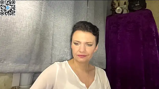 Snapshot of HotMamaQueen234 chatting on May 25, 2026, 8:59 pm HotMamaQueen234 online show from May 25, 2026, 8:59 pm