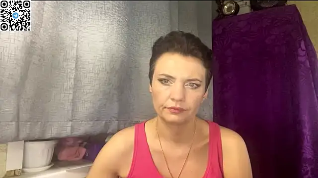 Snapshot of HotMamaQueen234 chatting on May 27, 2026, 7:11 pm HotMamaQueen234 online show from May 27, 2026, 7:11 pm