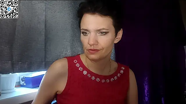 Snapshot of HotMamaQueen234 chatting on June 5, 2026, 8:53 am HotMamaQueen234 online show from June 5, 2026, 8:53 am