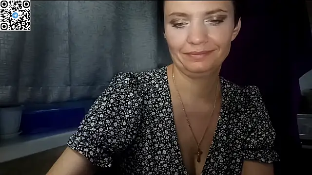 Snapshot of HotMamaQueen234 chatting on June 8, 2026, 1:28 am HotMamaQueen234 online show from June 8, 2026, 1:28 am