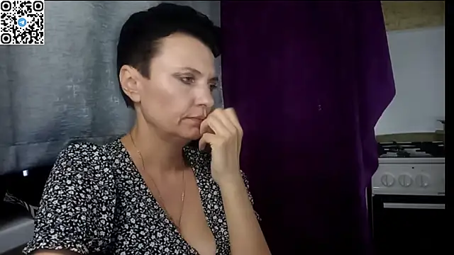 Snapshot of HotMamaQueen234 chatting on June 25, 2026, 11:53 pm HotMamaQueen234 online show from June 25, 2026, 11:53 pm