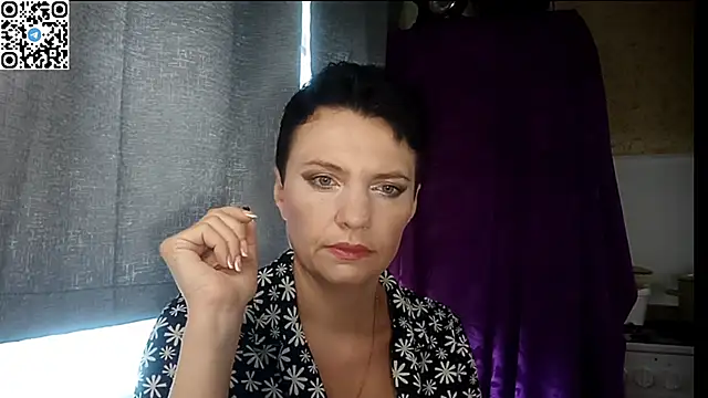 Snapshot of HotMamaQueen234 chatting on June 27, 2026, 7:35 am HotMamaQueen234 online show from June 27, 2026, 7:35 am