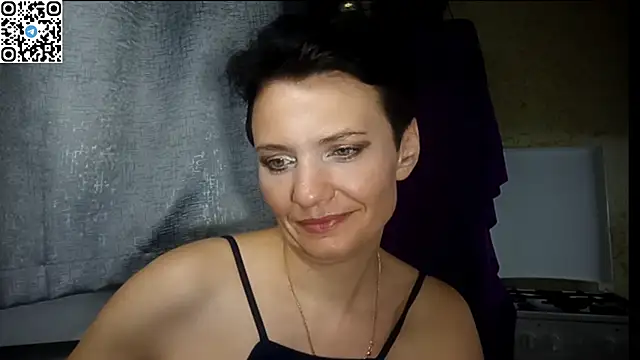 Snapshot of HotMamaQueen234 chatting on July 2, 2026, 10:38 pm HotMamaQueen234 online show from July 2, 2026, 10:38 pm