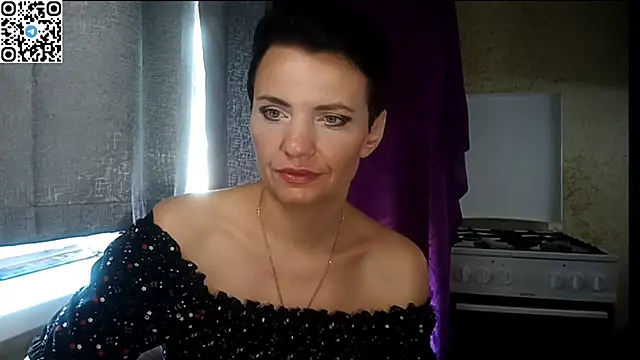 Snapshot of HotMamaQueen234 chatting on July 3, 2026, 12:00 pm HotMamaQueen234 online show from July 3, 2026, 12:00 pm