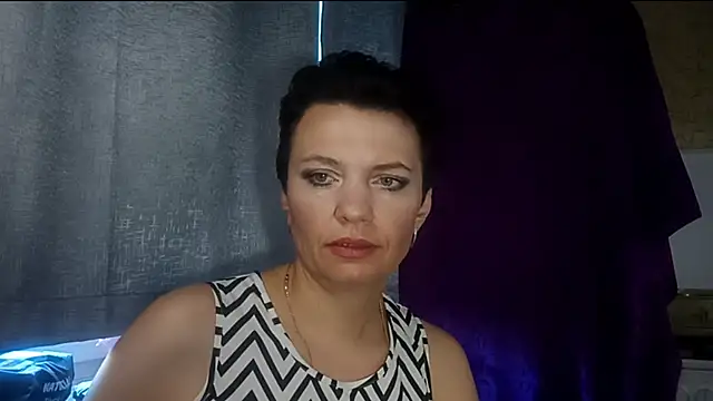 Snapshot of HotMamaQueen234 chatting on July 31, 2026, 7:52 am HotMamaQueen234 online show from July 31, 2026, 7:52 am