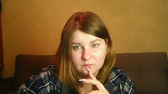Snapshot of Minisstra chatting on April 7, 2026, 5:35 pm Minisstra online show from April 7, 2026, 5:35 pm
