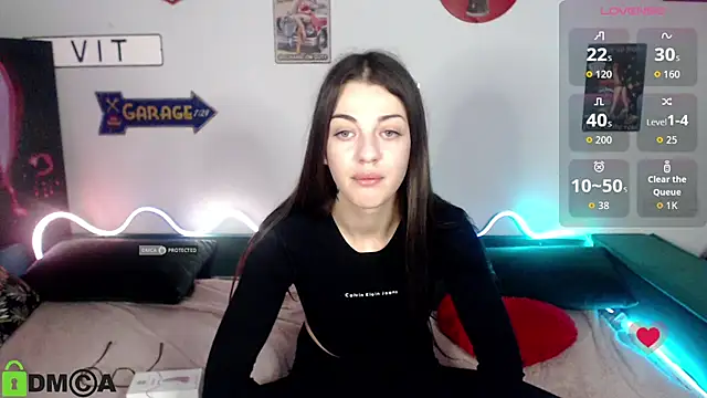 Snapshot of MiaLune01 chatting on March 20, 2026, 7:46 am MiaLune01 online show from March 20, 2026, 7:46 am