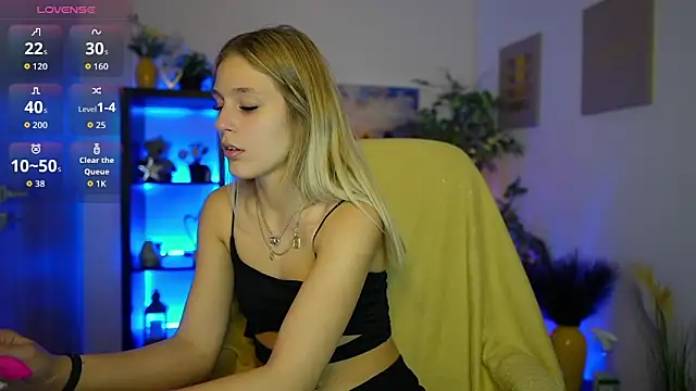 Snapshot of Luna_Grace18 chatting on May 9, 2026, 5:07 pm Luna Grace18 online show from May 9, 2026, 5:07 pm