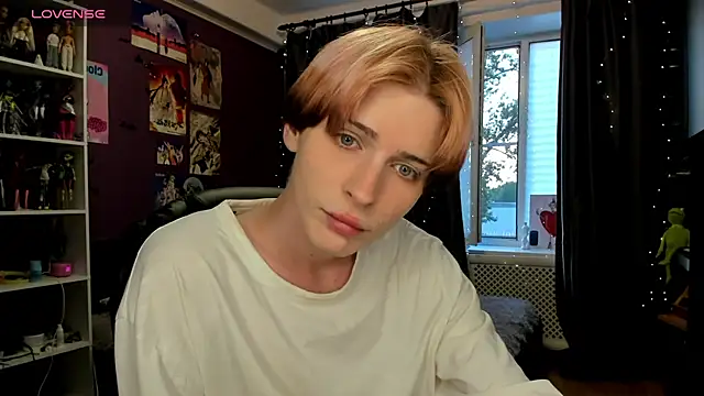 sweet peach    online show from June 3, 2026, 6:35 pm