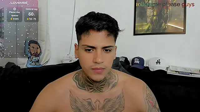 sweetlatinoboy online show from April 17, 2026, 11:08 pm