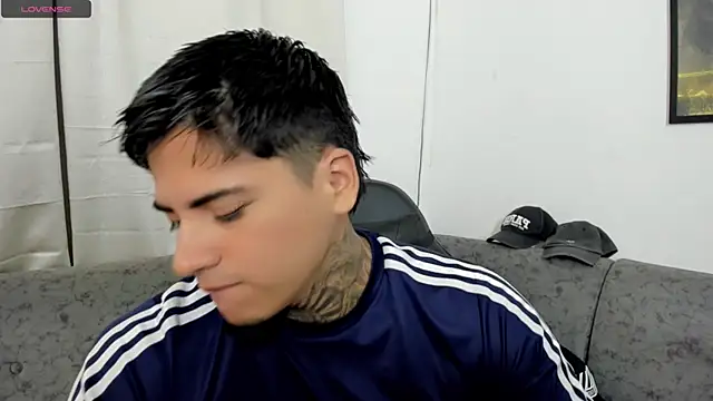 sweetlatinoboy online show from July 25, 2026, 9:40 am