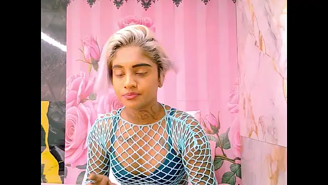 Snapshot of indian_barbie chatting on April 1, 2026, 10:27 am indian barbie online show from April 1, 2026, 10:27 am