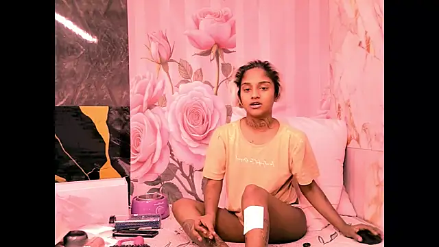 Snapshot of indian_barbie chatting on May 11, 2026, 2:45 pm indian barbie online show from May 11, 2026, 2:45 pm