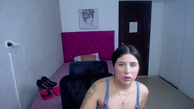 Pinkg Fox10 online show from July 3, 2026, 1:28 pm