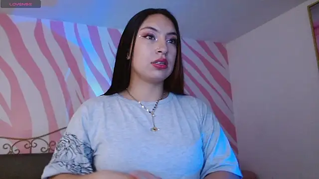 Snapshot of Scarlet_queen4 chatting on May 6, 2026, 1:05 pm Scarlet queen4 online show from May 6, 2026, 1:05 pm