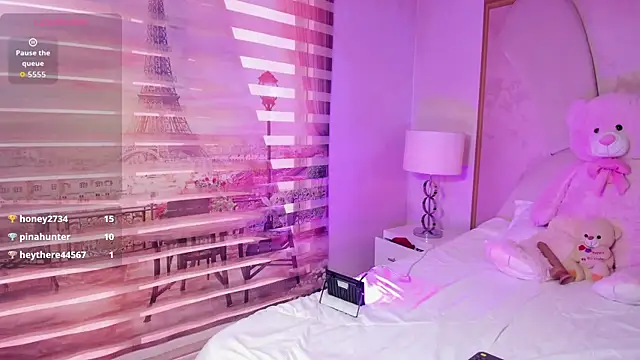 Snapshot of little_doll18_ chatting on July 1, 2026, 9:58 pm little doll18 online show from July 1, 2026, 9:58 pm