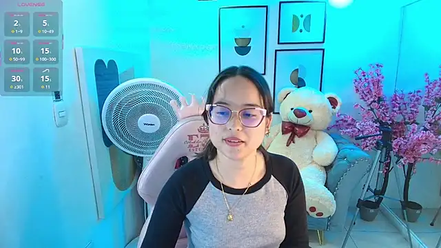Snapshot of Shady_bug chatting on May 25, 2026, 7:09 pm Shady bug online show from May 25, 2026, 7:09 pm
