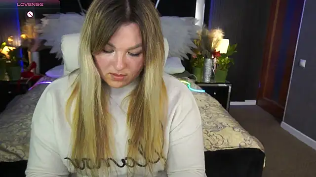 AlissyaGrayy online show from April 11, 2026, 1:15 pm