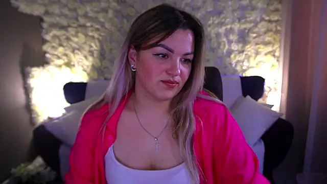 AlissyaGrayy online show from May 13, 2026, 6:00 am