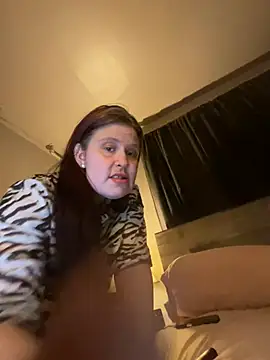 JulieetteLatte online show from July 25, 2026, 1:04 am