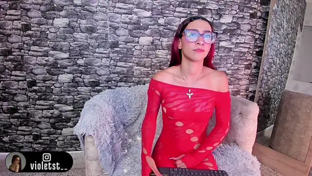 Snapshot of VioletWinters chatting on May 21, 2026, 3:35 am VioletWinters online show from May 21, 2026, 3:35 am