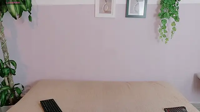 Snapshot of Zara_Fire chatting on May 23, 2026, 10:03 pm Zara Fire online show from May 23, 2026, 10:03 pm