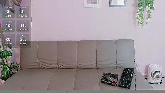 Snapshot of Zara_Fire chatting on May 25, 2026, 10:27 pm Zara Fire online show from May 25, 2026, 10:27 pm