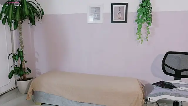 Snapshot of Zara_Fire chatting on June 1, 2026, 9:49 pm Zara Fire online show from June 1, 2026, 9:49 pm