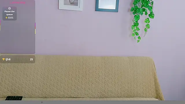 Snapshot of Zara_Fire chatting on June 3, 2026, 8:03 pm Zara Fire online show from June 3, 2026, 8:03 pm