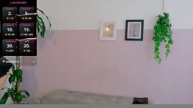 Snapshot of Zara_Fire chatting on June 5, 2026, 8:25 pm Zara Fire online show from June 5, 2026, 8:25 pm