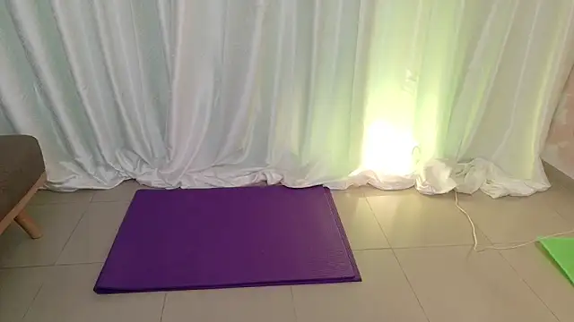 Snapshot of Zara_Fire chatting on June 8, 2026, 8:53 pm Zara Fire online show from June 8, 2026, 8:53 pm