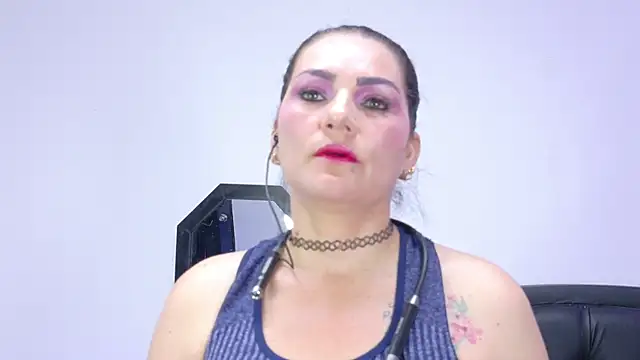Scarlet Hiit online show from June 4, 2026, 4:07 am