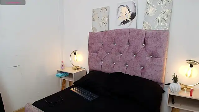 Yoshua Smith online show from April 8, 2026, 8:20 pm