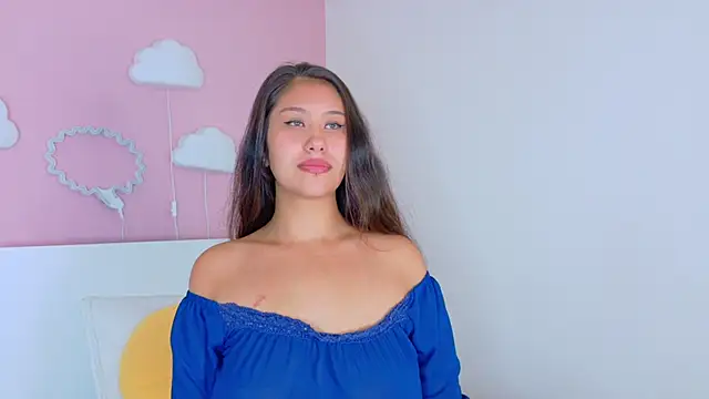 Snapshot of AnabelleJames__ chatting on July 2, 2026, 12:33 pm AnabelleJames online show from July 2, 2026, 12:33 pm