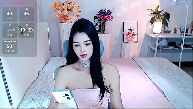 Evelyn-007 online show from May 14, 2026, 2:24 pm