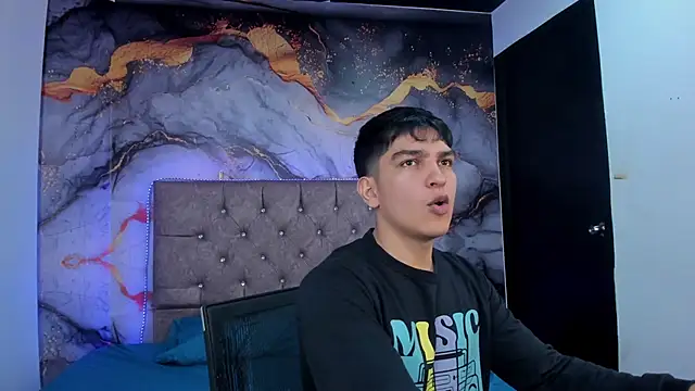 ZytherWolf online show from March 17, 2026, 3:33 am