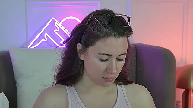 MeganStrane online show from June 18, 2026, 6:24 am