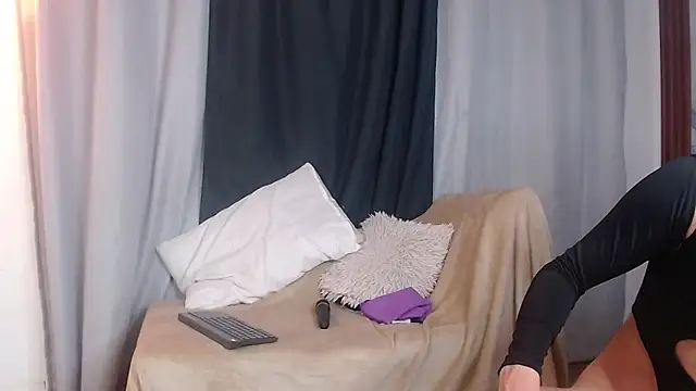 Snapshot of Astrid_Porno chatting on May 28, 2026, 8:39 pm Astrid Porno online show from May 28, 2026, 8:39 pm