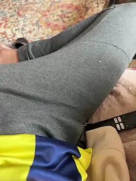 Snapshot of Emirr10 chatting on March 20, 2026, 11:04 am Emirr10 online show from March 20, 2026, 11:04 am