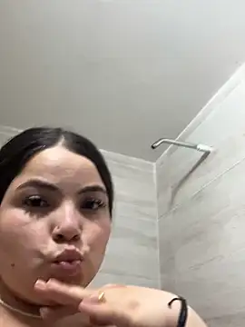 goddess curvyy online show from May 1, 2026, 5:23 am